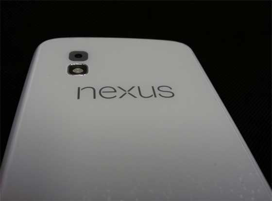 白色 Nexus 4