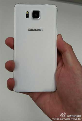 Samsung Galaxy Alpha 背面