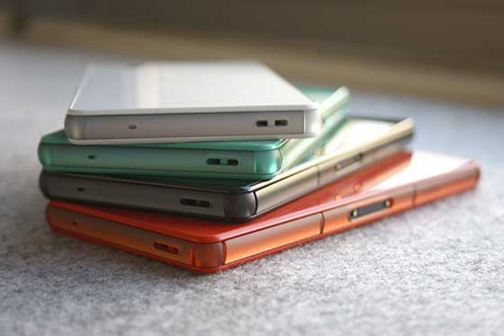 Sony Xperia Z3 Compact Sideview
