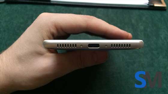 Huawei Mate 9 Bottom view