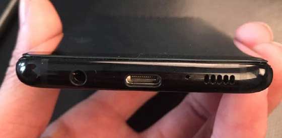 Galaxy S8 Bottom View