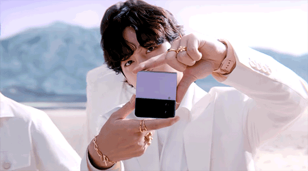 Galaxy Z Flip4 BTS